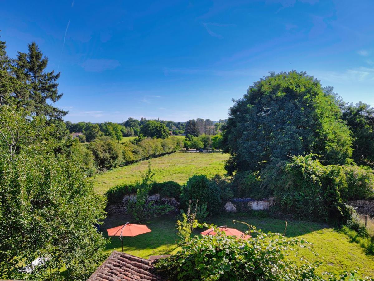 Number 22 - Le Dorat - Apartment 4 With Garden & Free Parking Buitenkant foto